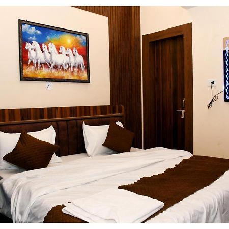 Tirupati Balaji Inn Bageshwar Dham Basāri Exterior photo
