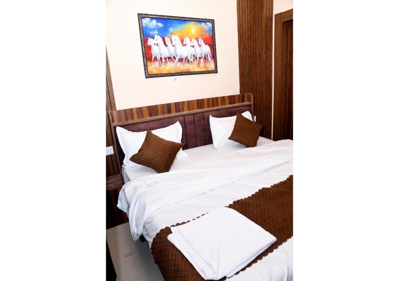 Tirupati Balaji Inn Bageshwar Dham Basāri Exterior photo