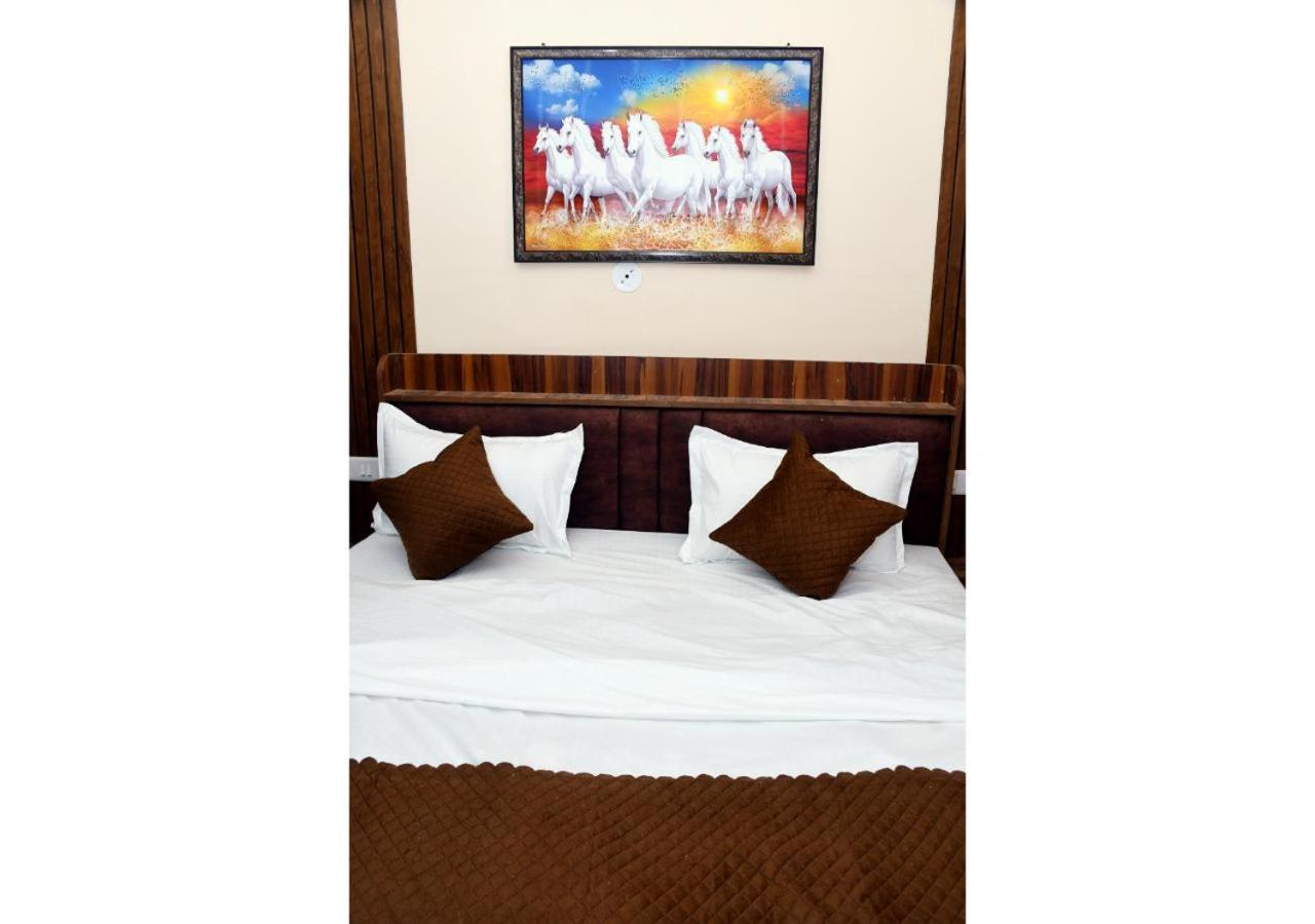 Tirupati Balaji Inn Bageshwar Dham Basāri Exterior photo