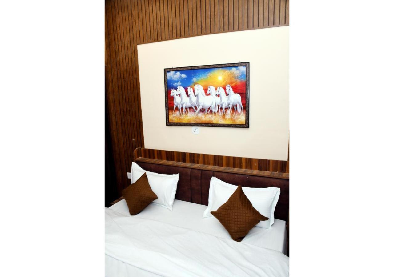Tirupati Balaji Inn Bageshwar Dham Basāri Exterior photo