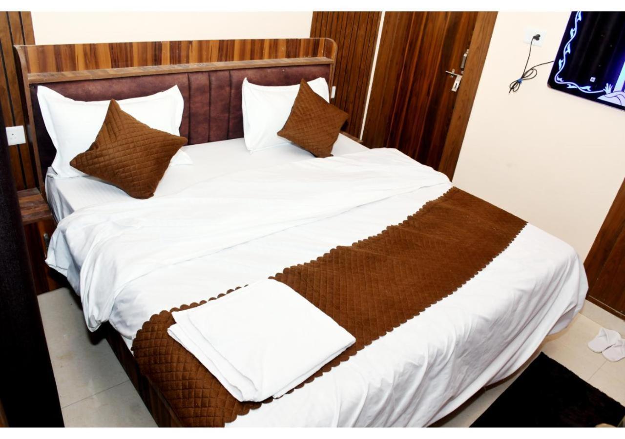Tirupati Balaji Inn Bageshwar Dham Basāri Exterior photo