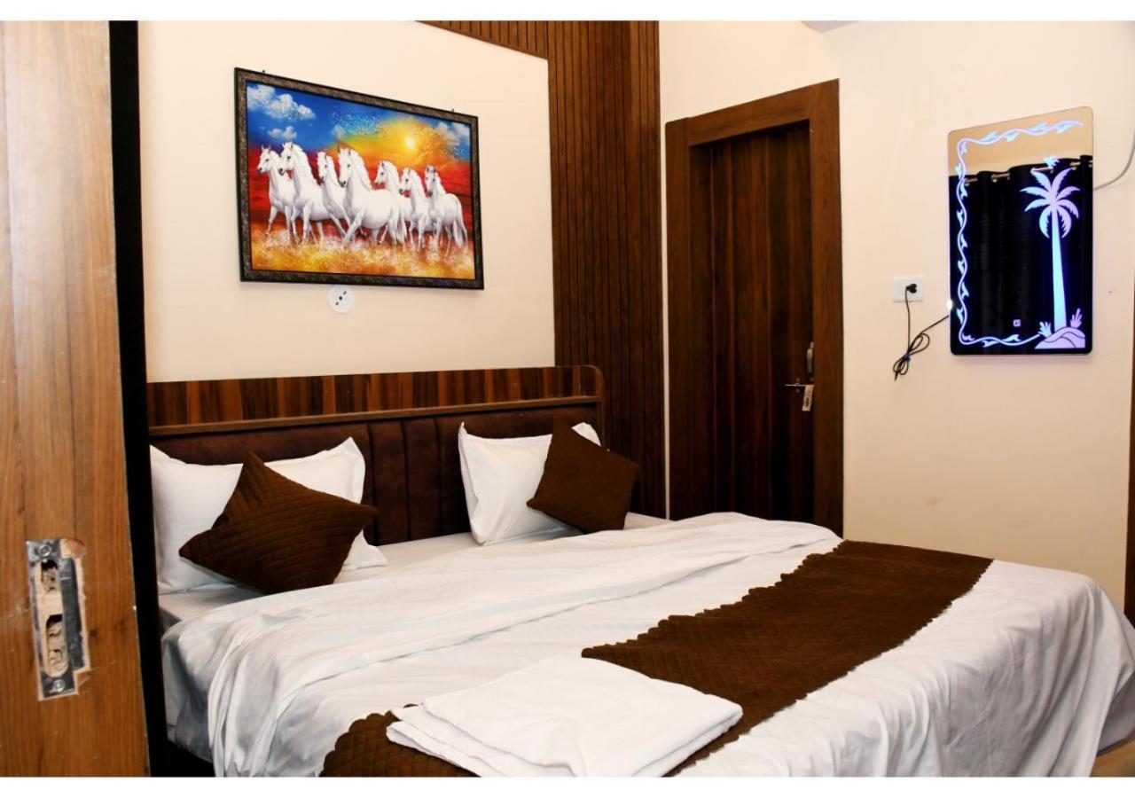 Tirupati Balaji Inn Bageshwar Dham Basāri Exterior photo