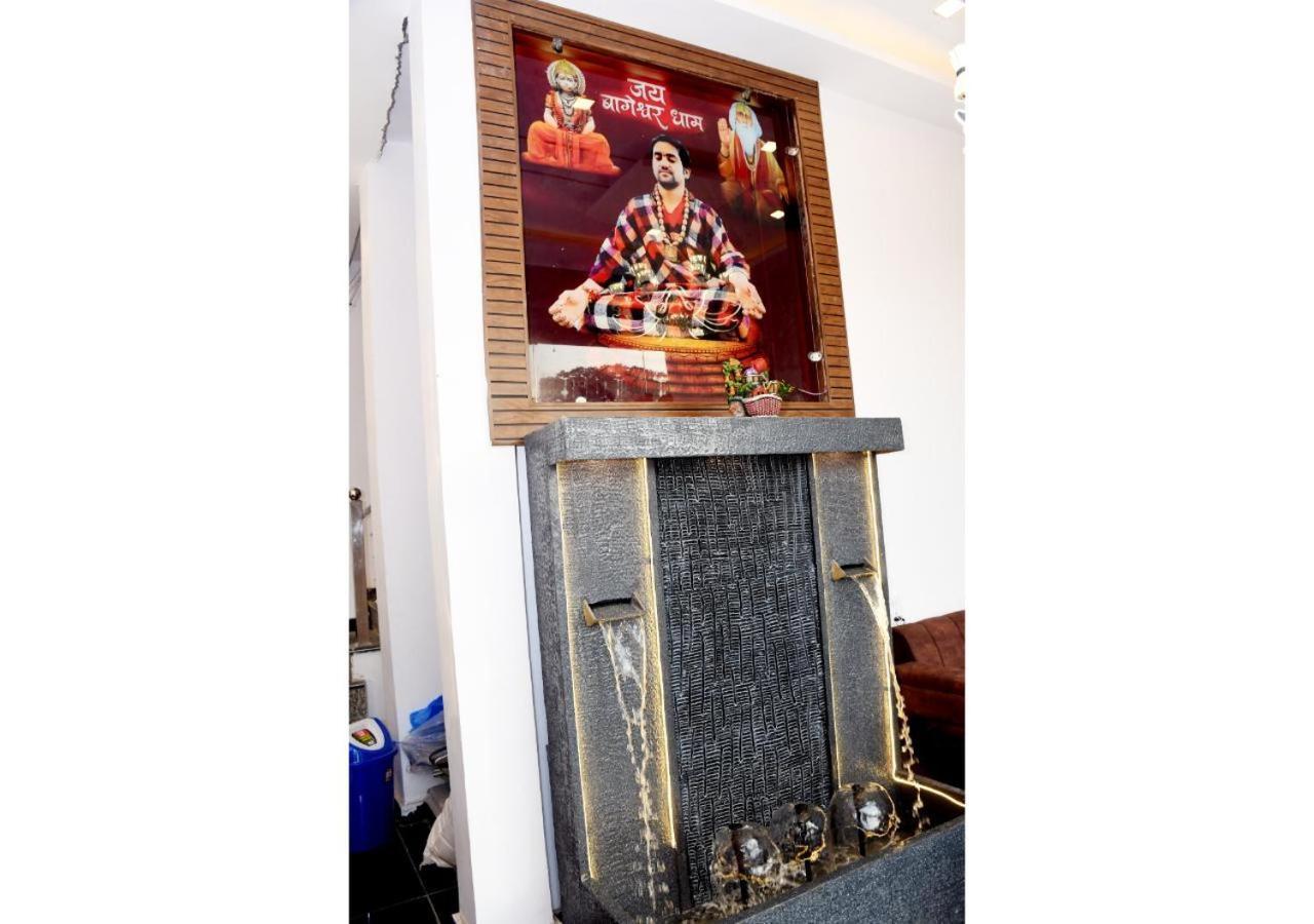 Tirupati Balaji Inn Bageshwar Dham Basāri Exterior photo
